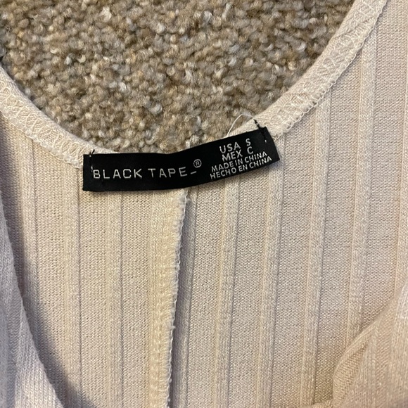 Cream ribbed dress - Picture 3 of 10